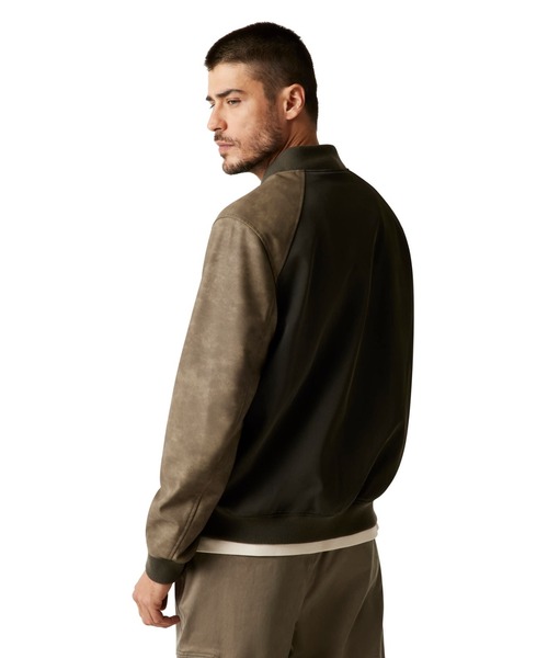 Guess(ゲス)の「HERITAGE Varsity Jacket アウター ブルゾン(ブルゾン・メンズ・カーキ・SMALL/MEDIUM/LARGE/X-LARGE)」の2枚目の写真