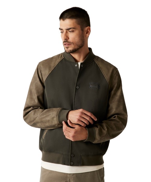 Guess（ゲス）の「HERITAGE Varsity Jacket アウター ブルゾン（ブルゾン・メンズ・カーキ・SMALL/MEDIUM/LARGE/X-LARGE）」の11枚目の写真