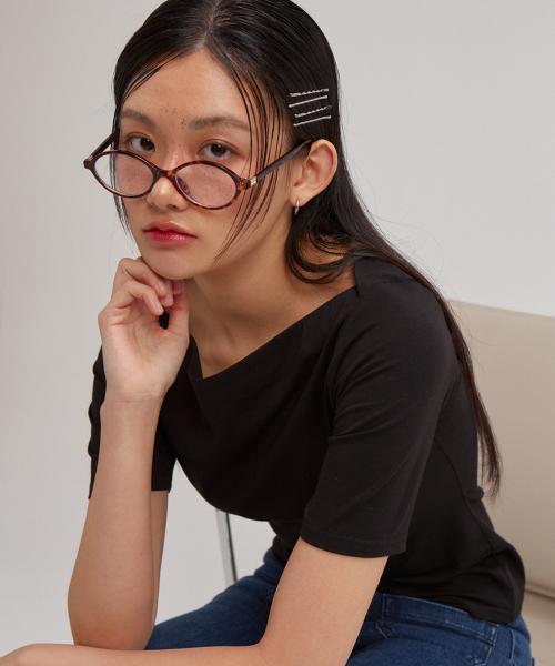 SALON DE YOHN(サロンドヨーン)の「Boat Neck Short Sleeve T_ Black(Tシャツ/カットソー・レディース・その他・SMALL/MEDIUM/LARGE)」の2枚目の写真