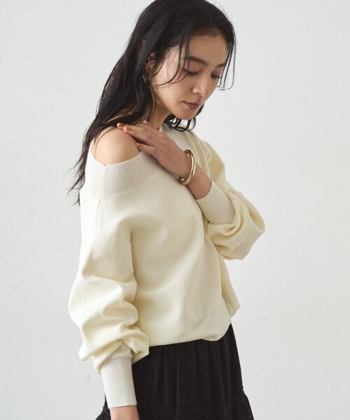 LOUNGEDRESS（ラウンジドレス）の「ジョーゼットオフショルニット（ニット/セーター・レディース・グレイッシュベージュ/ブラック/オフホワイト・FREE）」の18枚目の写真
