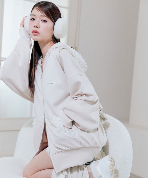 OLIVE des OLIVE（オリーブデオリーブ）の「タグ付きレースパーカー（パーカー・レディース・イエロー/ピンク/サックスブルー/チャコールグレー/トップグレー・FREE）」の5枚目の写真