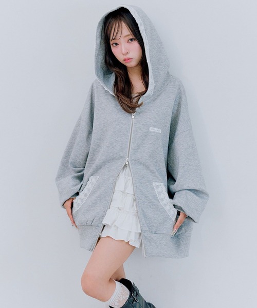 OLIVE des OLIVE（オリーブデオリーブ）の「タグ付きレースパーカー（パーカー・レディース・イエロー/ピンク/サックスブルー/チャコールグレー/トップグレー・FREE）」の8枚目の写真