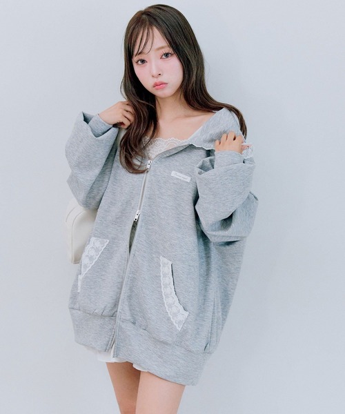 OLIVE des OLIVE（オリーブデオリーブ）の「タグ付きレースパーカー（パーカー・レディース・イエロー/ピンク/サックスブルー/チャコールグレー/トップグレー・FREE）」の9枚目の写真