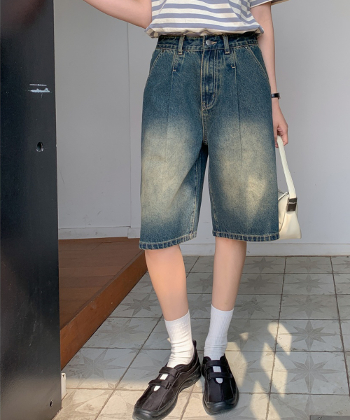 BBAEBBAE(ペッペ)の「ワンタックバミューダデニムショートパンツ(その他パンツ・レディース・ブルー・36/34/32/30/28)」の1枚目の写真