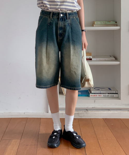 BBAEBBAE(ペッペ)の「ワンタックバミューダデニムショートパンツ(その他パンツ・レディース・ブルー・36/34/32/30/28)」の2枚目の写真