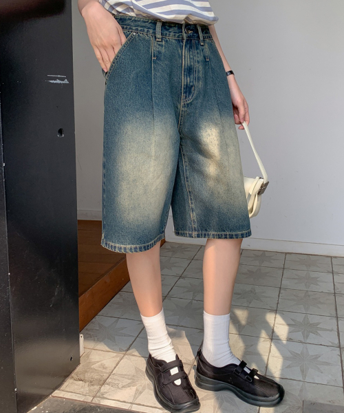 BBAEBBAE(ペッペ)の「ワンタックバミューダデニムショートパンツ(その他パンツ・レディース・ブルー・36/34/32/30/28)」の4枚目の写真