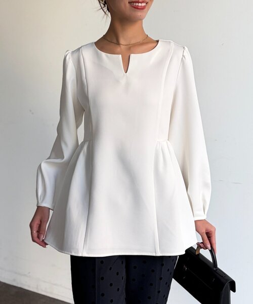 Chez toi（シェトワ）の「【セレモニー対応可】ペプラムブラウス（シャツ/ブラウス・レディース・オフホワイト/ブラック・FREE）」の3枚目の写真