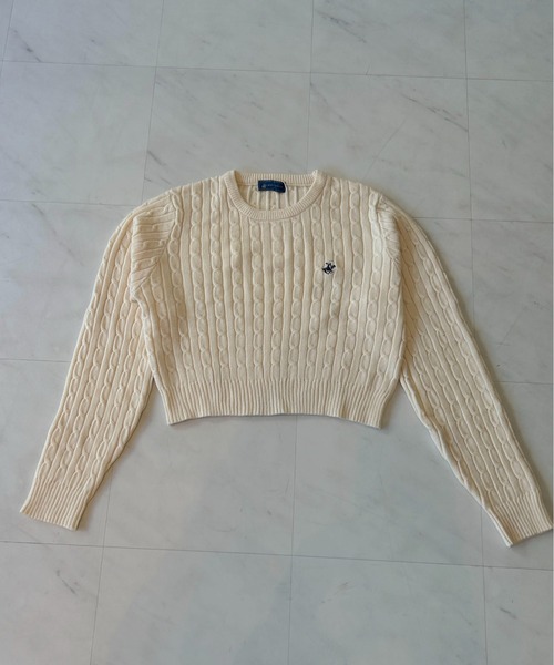 BEVERLY HILLS POLO CLUB(ビバリーヒルズポロクラブ)の「【BEVERLY HILLS POLO CLUB】ケーブル編みショート丈ワンポイント刺繍ニット(ニット/セーター・レディース・ネイビー/レッド/アイボリー・F)」の7枚目の写真