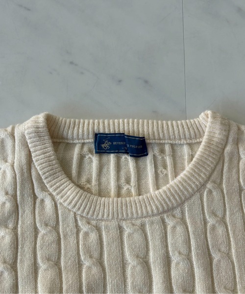 BEVERLY HILLS POLO CLUB(ビバリーヒルズポロクラブ)の「【BEVERLY HILLS POLO CLUB】ケーブル編みショート丈ワンポイント刺繍ニット(ニット/セーター・レディース・ネイビー/レッド/アイボリー・F)」の9枚目の写真