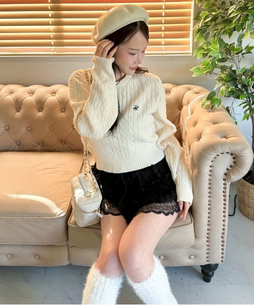 BEVERLY HILLS POLO CLUB(ビバリーヒルズポロクラブ)の「【BEVERLY HILLS POLO CLUB】ケーブル編みショート丈ワンポイント刺繍ニット(ニット/セーター・レディース・ネイビー/レッド/アイボリー・F)」の17枚目の写真