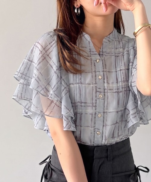 mily bilet(ミウィビレット)の「【mily bilet】大人のスパイスをこの1枚で。チェック柄フリルシアーブラウス(シャツ/ブラウス・レディース・ブラック/アイボリー/ブルー・LARGE/MEDIUM/SMALL/X-LARGE)」の2枚目の写真