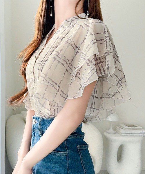 mily bilet(ミウィビレット)の「【mily bilet】大人のスパイスをこの1枚で。チェック柄フリルシアーブラウス(シャツ/ブラウス・レディース・ブラック/アイボリー/ブルー・LARGE/MEDIUM/SMALL/X-LARGE)」の4枚目の写真