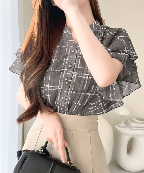 mily bilet(ミウィビレット)の「【mily bilet】大人のスパイスをこの1枚で。チェック柄フリルシアーブラウス(シャツ/ブラウス・レディース・ブラック/アイボリー/ブルー・LARGE/MEDIUM/SMALL/X-LARGE)」の6枚目の写真