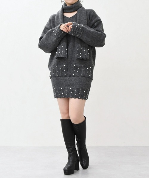 MISCH MASCH(ミッシュマッシュ)の「一部店舗限定 パールデザインニットワンピース×マフラーセット(セットアップ・レディース・グレー/ベージュ・フリ-)」の5枚目の写真