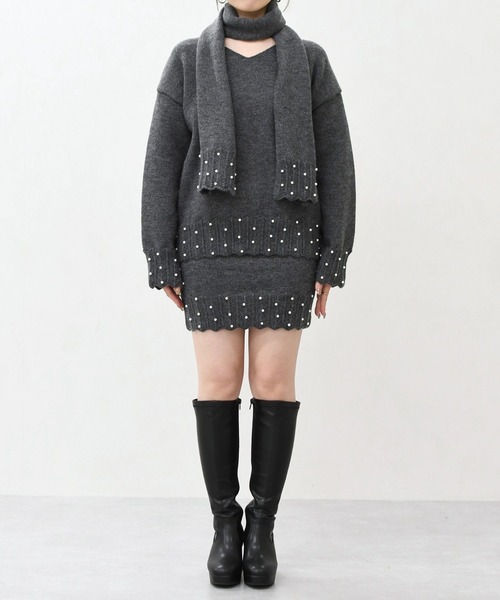 MISCH MASCH(ミッシュマッシュ)の「一部店舗限定 パールデザインニットワンピース×マフラーセット(セットアップ・レディース・グレー/ベージュ・フリ-)」の8枚目の写真