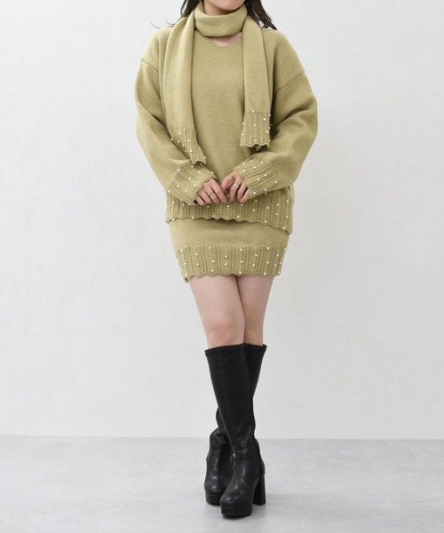 MISCH MASCH(ミッシュマッシュ)の「一部店舗限定 パールデザインニットワンピース×マフラーセット(セットアップ・レディース・グレー/ベージュ・フリ-)」の6枚目の写真