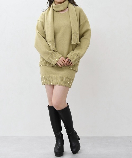 MISCH MASCH(ミッシュマッシュ)の「一部店舗限定 パールデザインニットワンピース×マフラーセット(セットアップ・レディース・グレー/ベージュ・フリ-)」の7枚目の写真