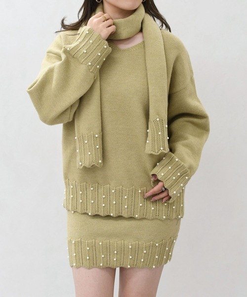 MISCH MASCH(ミッシュマッシュ)の「一部店舗限定 パールデザインニットワンピース×マフラーセット(セットアップ・レディース・グレー/ベージュ・フリ-)」の3枚目の写真