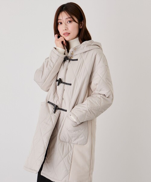 Jayro(ジャイロ)の「中綿キルトダッフルコート(ダッフルコート・レディース・ブラック/オフホワイト/ダークブラウン・M)」の14枚目の写真