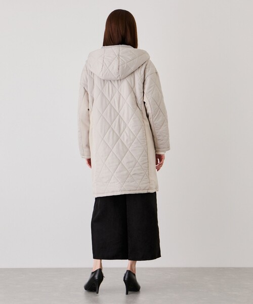 Jayro(ジャイロ)の「中綿キルトダッフルコート(ダッフルコート・レディース・ブラック/オフホワイト/ダークブラウン・M)」の19枚目の写真