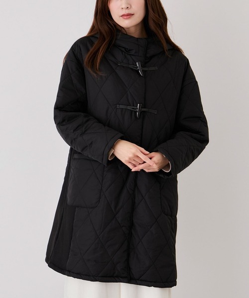 Jayro(ジャイロ)の「中綿キルトダッフルコート(ダッフルコート・レディース・ブラック/オフホワイト/ダークブラウン・M)」の1枚目の写真