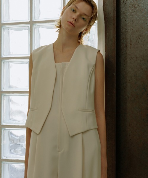 ADAM ET ROPE'（アダムエロペ）の「【サステナブル】ジレコンビロンパース（つなぎ/オールインワン・レディース・キナリ/ブラック・36/38）」の5枚目の写真