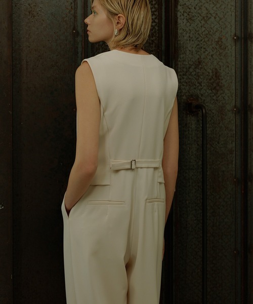 ADAM ET ROPE'（アダムエロペ）の「【サステナブル】ジレコンビロンパース（つなぎ/オールインワン・レディース・キナリ/ブラック・36/38）」の4枚目の写真