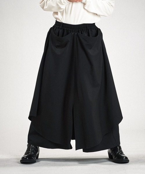 NO ID.(ノーアイディ)の「【NO ID.】Layered Cape Baggy Trousers / レイヤード ケープ バギー トラウザーズ(スラックス・メンズ・ブラック/グレー・1/2)」の9枚目の写真