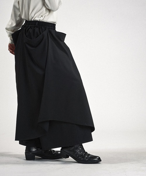 NO ID.(ノーアイディ)の「【NO ID.】Layered Cape Baggy Trousers / レイヤード ケープ バギー トラウザーズ(スラックス・メンズ・ブラック/グレー・1/2)」の11枚目の写真