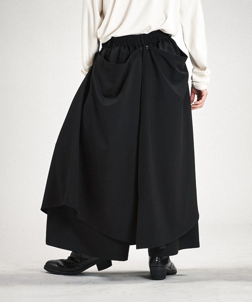NO ID.(ノーアイディ)の「【NO ID.】Layered Cape Baggy Trousers / レイヤード ケープ バギー トラウザーズ(スラックス・メンズ・ブラック/グレー・1/2)」の13枚目の写真