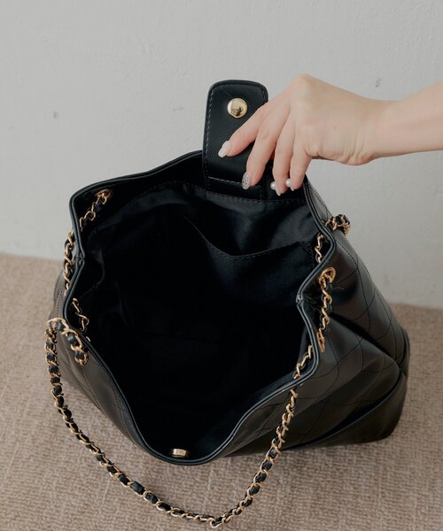 Chico(チコ)の「チェーンショルダーバッグ(ショルダーバッグ・レディース・アイボリー/ブラック/ブラウン/ベージュ・FREE)」の7枚目の写真