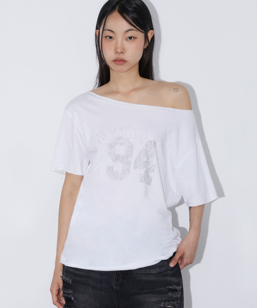 CHICKS(チックス)の「ノッティングヒルフェミニンワンショルダー半袖ホワイト(Tシャツ/カットソー・レディース・その他・FREE)」の2枚目の写真