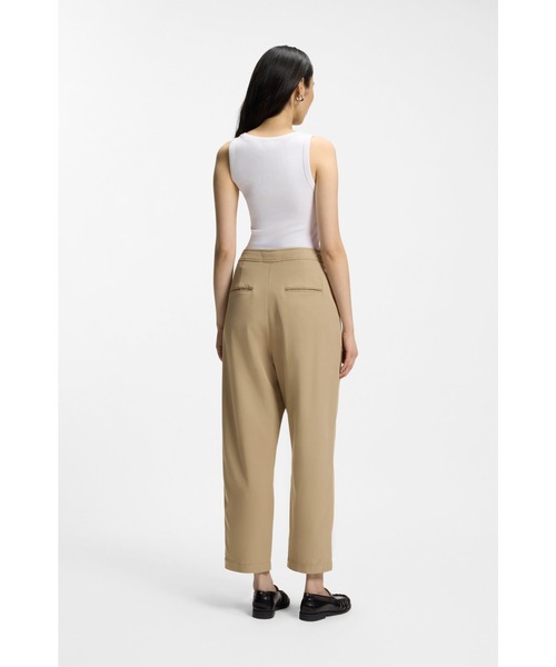 BOSS(ボス)の「【オンライン限定】テーパードフィットパンツ フロントタック(チノパンツ・レディース・ベージュ・34/32/38/36)」の4枚目の写真