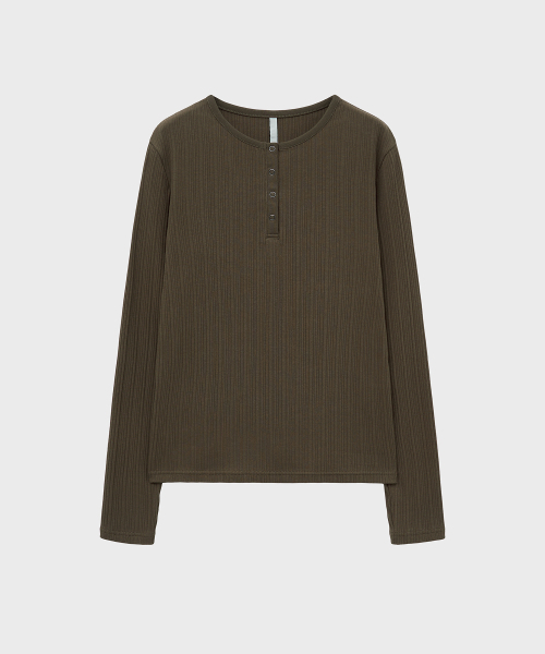 NOIRER FOR WOMAN(ノイアーフォーウーマン)の「ヘンリーネックロングスリーブTシャツ(ブラウン)(シャツ/ブラウス・レディース・その他・FREE)」の2枚目の写真