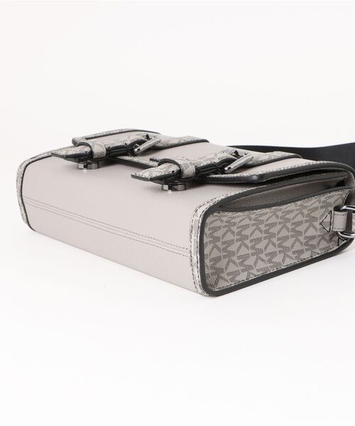 MICHAEL KORS(マイケルコース)の「TRUNK XBODY クロスボディ(ショルダーバッグ・メンズ・グレー系・FREE)」の3枚目の写真