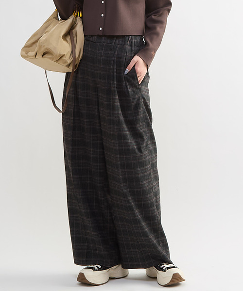 CONVERSE TOKYO（コンバーストウキョウ）の「CHECKED WIDE SLACKS（スラックス・レディース・ネイビー/ブラック/ベージュ・SMALL/MEDIUM）」の2枚目の写真