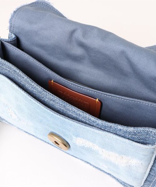 COACH（コーチ）の「タビー ショルダー バッグ 26・リパーパス デニム パッチワーク（ショルダーバッグ・レディース・ブルー系その他・ONE）」の2枚目の写真