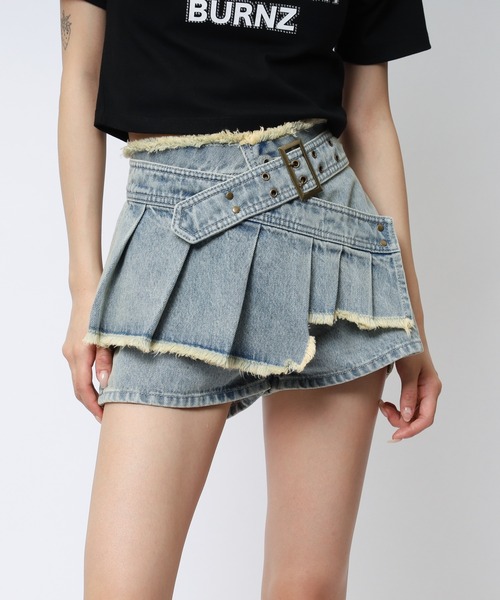 SPIRALGIRL(スパイラルガール)の「ベルトプリーツデザインショートパンツ(デニムパンツ・レディース・ブラック/ブルー・SMALL/MEDIUM)」の1枚目の写真