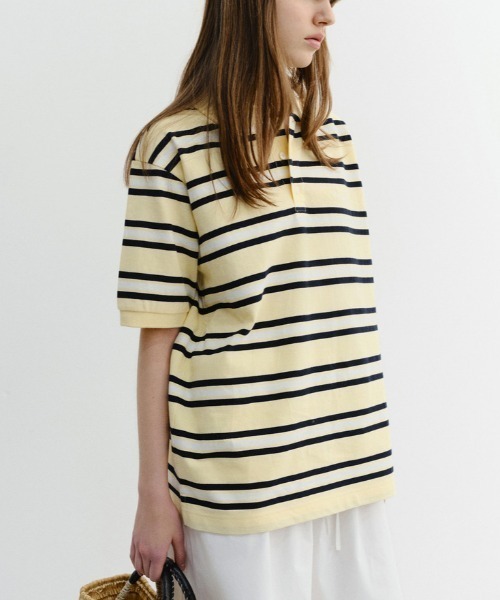 DUNST（ダンスト）の「【DUNST】UNISEX STRIPED POLO SHIRT/ ボーダー 襟付き ポロシャツ（ポロシャツ・レディース・ブラウン/ライトイエロー・S）」の4枚目の写真