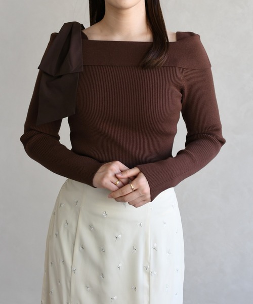 31 Sons de mode（トランテアン　ソン　ドゥ　モード）の「2026春夏新作 アシメリボンニットプルオーバー（ニット/セーター・レディース・ブラウン/ブラック/オフホワイト・ﾌﾘ-）」の15枚目の写真