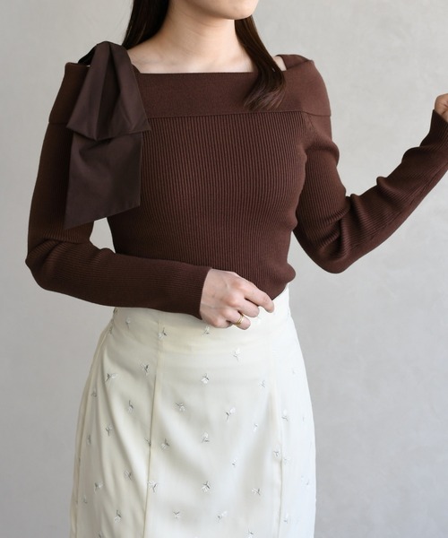 31 Sons de mode（トランテアン　ソン　ドゥ　モード）の「2026春夏新作 アシメリボンニットプルオーバー（ニット/セーター・レディース・ブラウン/ブラック/オフホワイト・ﾌﾘ-）」の16枚目の写真