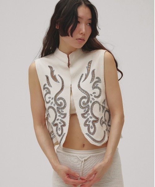 TODAYFUL(トゥデイフル)の「Cut Lace Twill Vest(ベスト・レディース・ブラック/キナリ・FREE)」の1枚目の写真