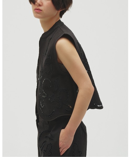 TODAYFUL(トゥデイフル)の「Cut Lace Twill Vest(ベスト・レディース・ブラック/キナリ・FREE)」の22枚目の写真