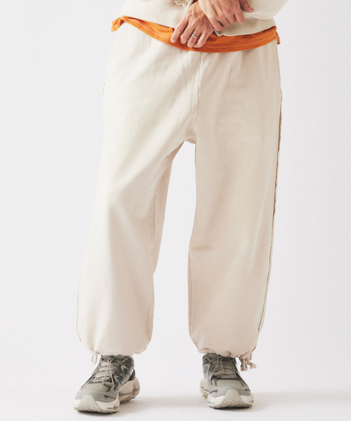 JOURNAL STANDARD relume（ジャーナルスタンダード　レリューム）の「ラフカット フェード加工 スウェットパンツ（スウェットパンツ・メンズ・ベージュ/サックスブルー/ライトグリーン/ピンク・MEDIUM/LARGE）」の11枚目の写真