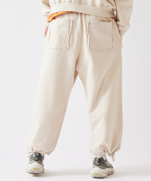 JOURNAL STANDARD relume（ジャーナルスタンダード　レリューム）の「ラフカット フェード加工 スウェットパンツ（スウェットパンツ・メンズ・ベージュ/サックスブルー/ライトグリーン/ピンク・MEDIUM/LARGE）」の13枚目の写真