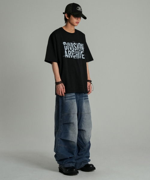 IDWS（アイドンワナセル）の「Division Archive T-Shirt Black（Tシャツ/カットソー・レディース・その他・0/1/2）」の4枚目の写真