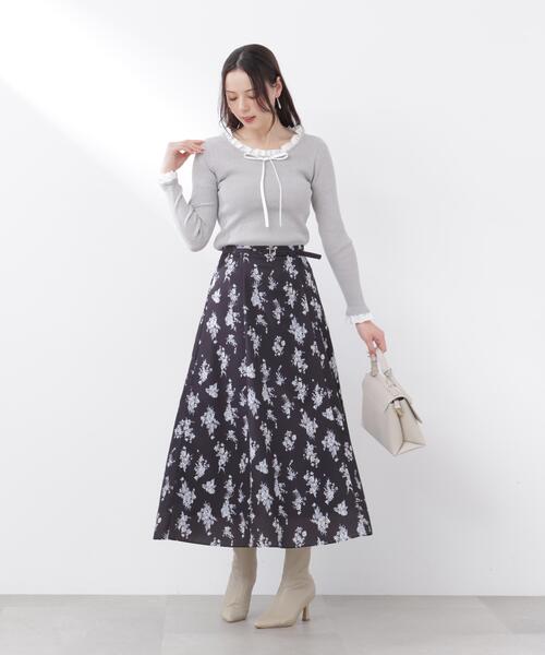 PROPORTION BODY DRESSING(プロポーションボディドレッシング)の「フラワープリントフレアスカート / 1216120303(スカート・レディース・ホワイト系その他/ブラック/ブルー・P/S/MEDIUM)」の8枚目の写真