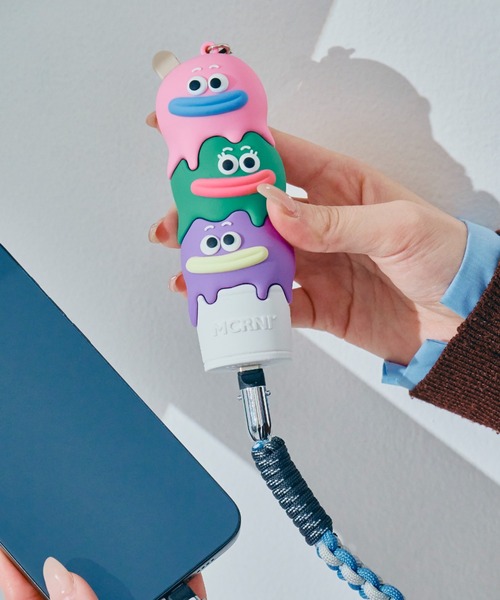 macaroni edge(マカロニエッジ)の「〈macaroni edge/マカロニエッジ〉モバイルバッテリー アイスクリーム 5000mAh(スマホグッズ・レディース・レインボー/ミックスグレー・ONE SIZE)」の1枚目の写真