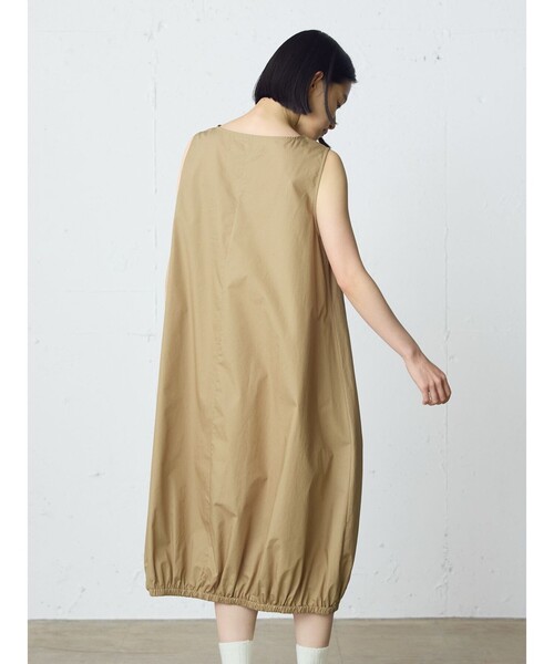 MidiUmi（ミディウミ）の「MidiUmi コクーンノースリーブワンピース（ワンピース・レディース・ブラック/ベージュ/チャコールグレー・FREE）」の13枚目の写真