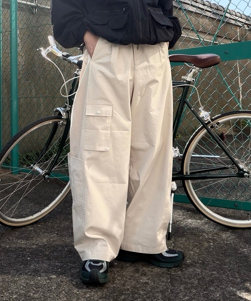UNDERSTATEMENTs(アンダーステイトメント)の「【ユニセックス】ポケットデザインイージーバルーンパンツ/ウエストゴムルーズ(カーゴパンツ・メンズ・ブラック/アイボリー・LARGE/MEDIUM/SMALL)」の19枚目の写真
